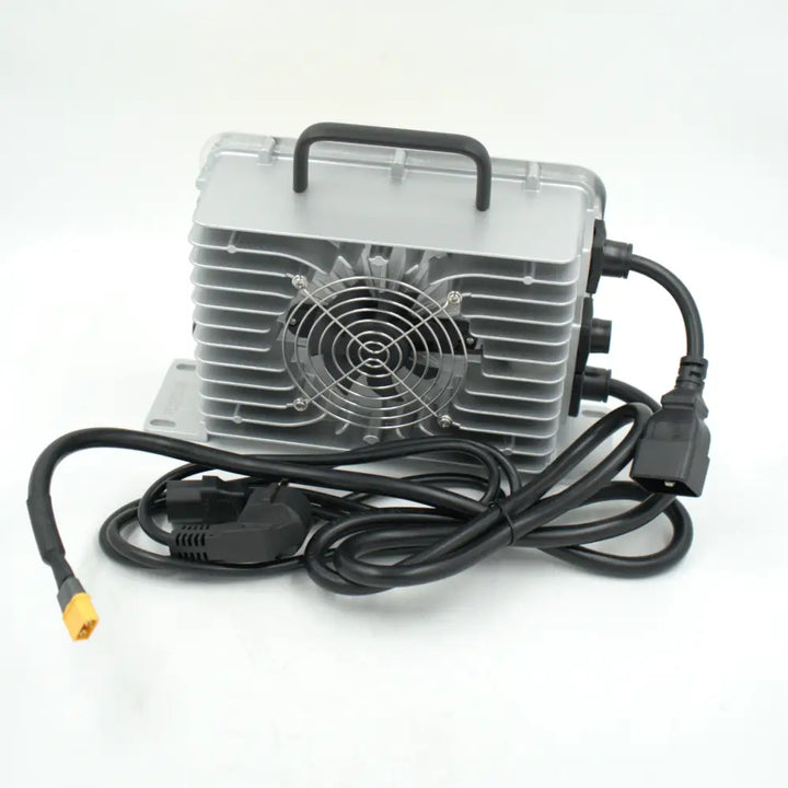 Ladegerät für 72V Akkus 20A (220V/20A-84V (EU Stecker))