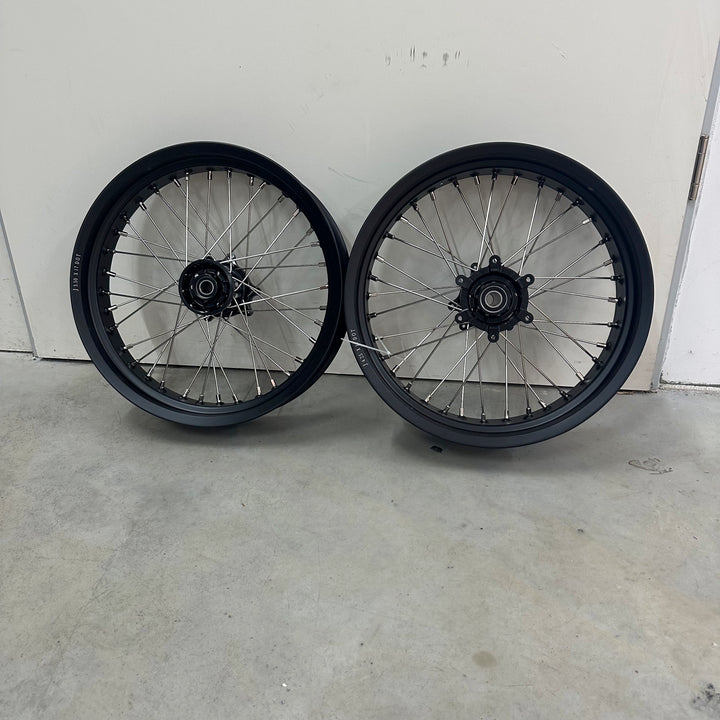 Super Moto Radsatz 17" für SURRON Ultra Bee