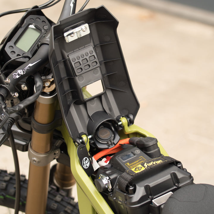 Sur-Ron Light Bee X L1E Street Legal 40Ah 3.0 2025 Elektro-Motocross Detail Batterie